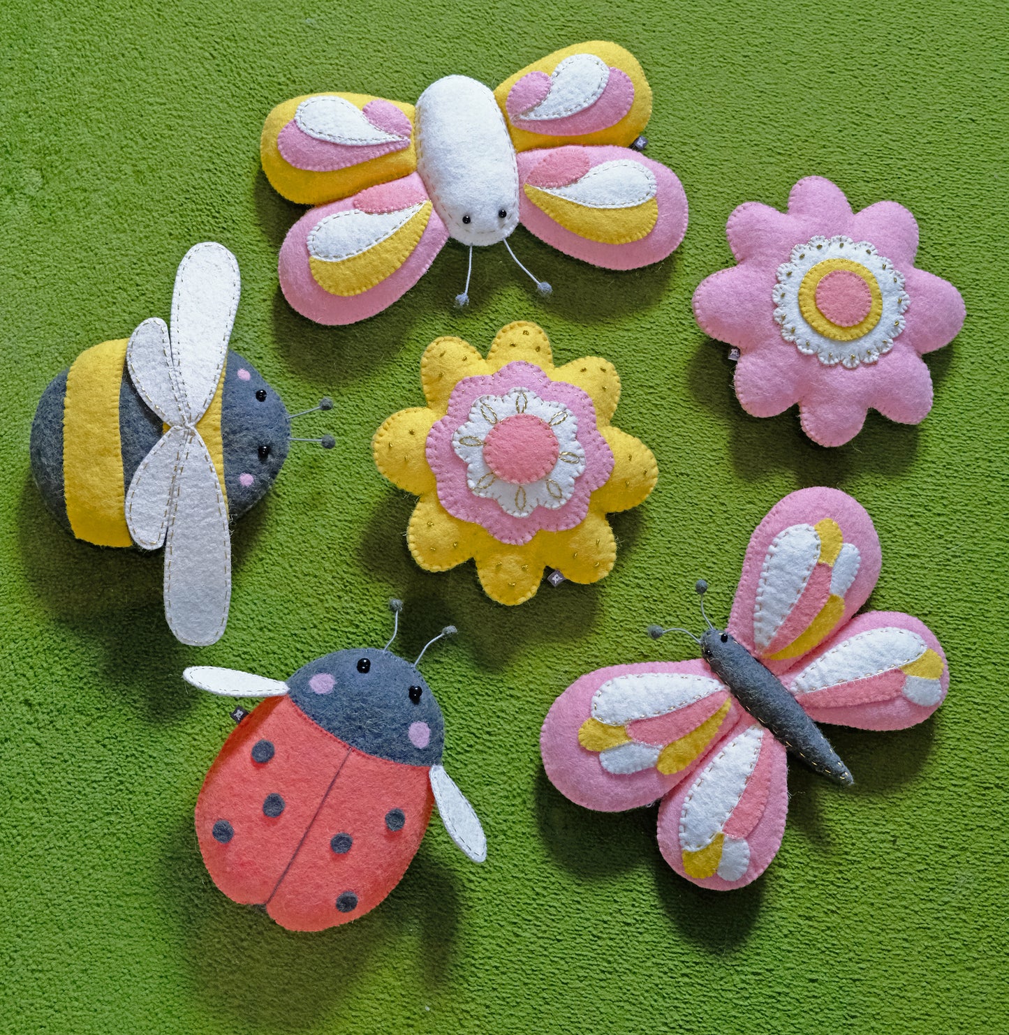 Bee Wall Decoration - Mini